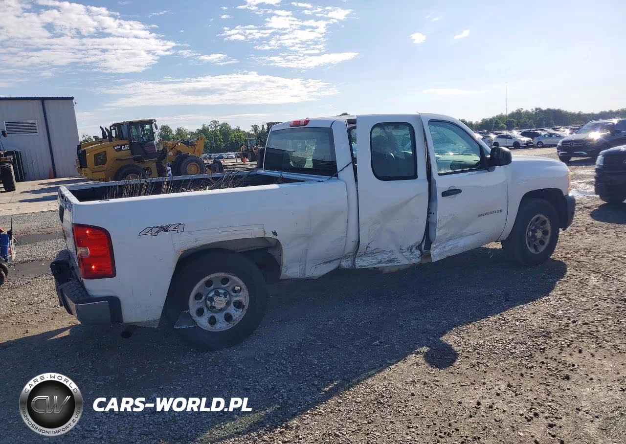 2011 Chevrolet Silverado K1500 VIN:1GCRKPE36BZ326865 - 3