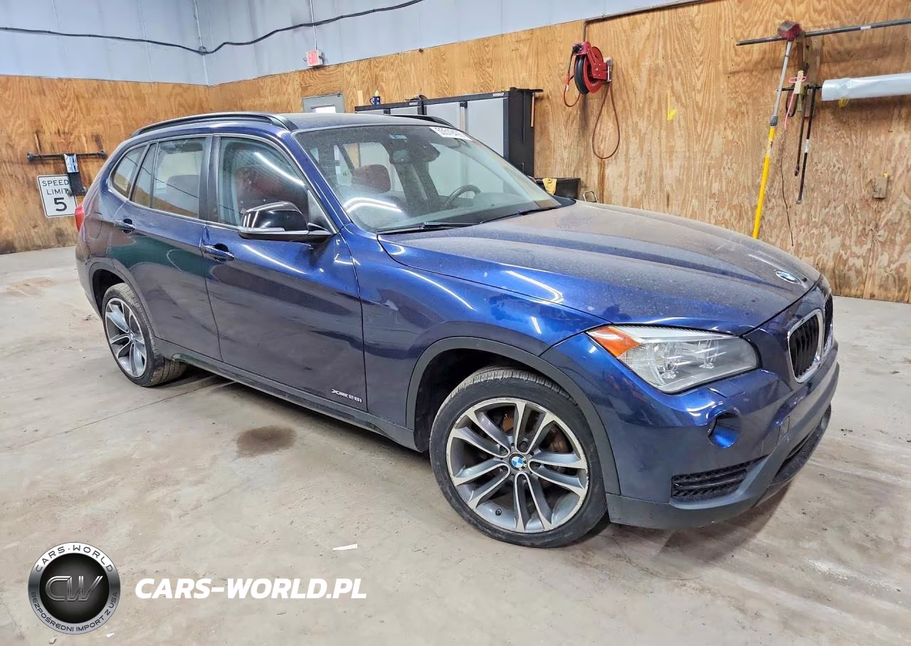 2014 BMW X1 xDrive28I VIN:WBAVL1C50EVY20418 - 4