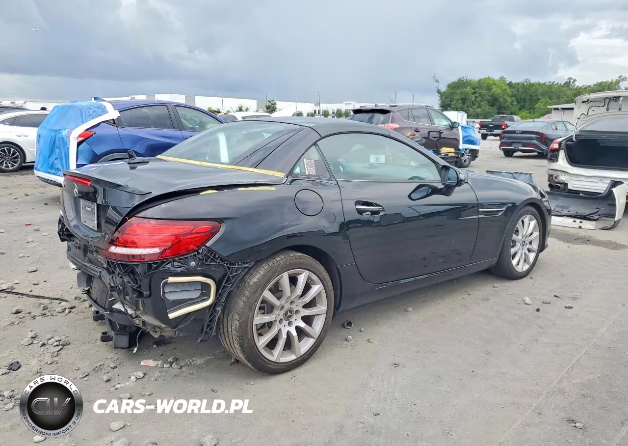 2018 Mercedes-Benz Slc 300 VIN:WDDPK3JA6JF155982 - 3