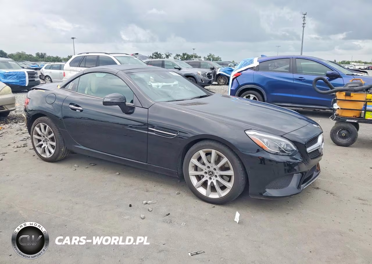 2018 Mercedes-Benz Slc 300 VIN:WDDPK3JA6JF155982 - 4