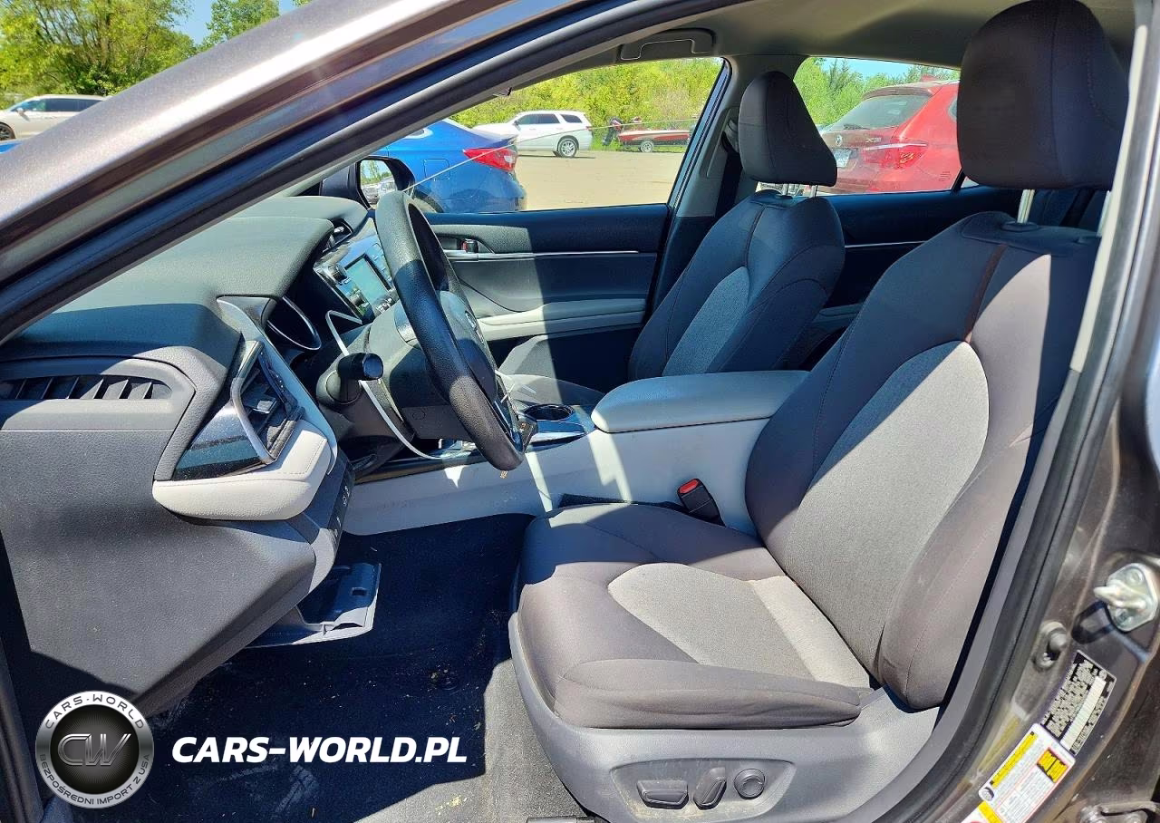 2019 Toyota Camry Le VIN:4T1B11HK0KU229514 - 7