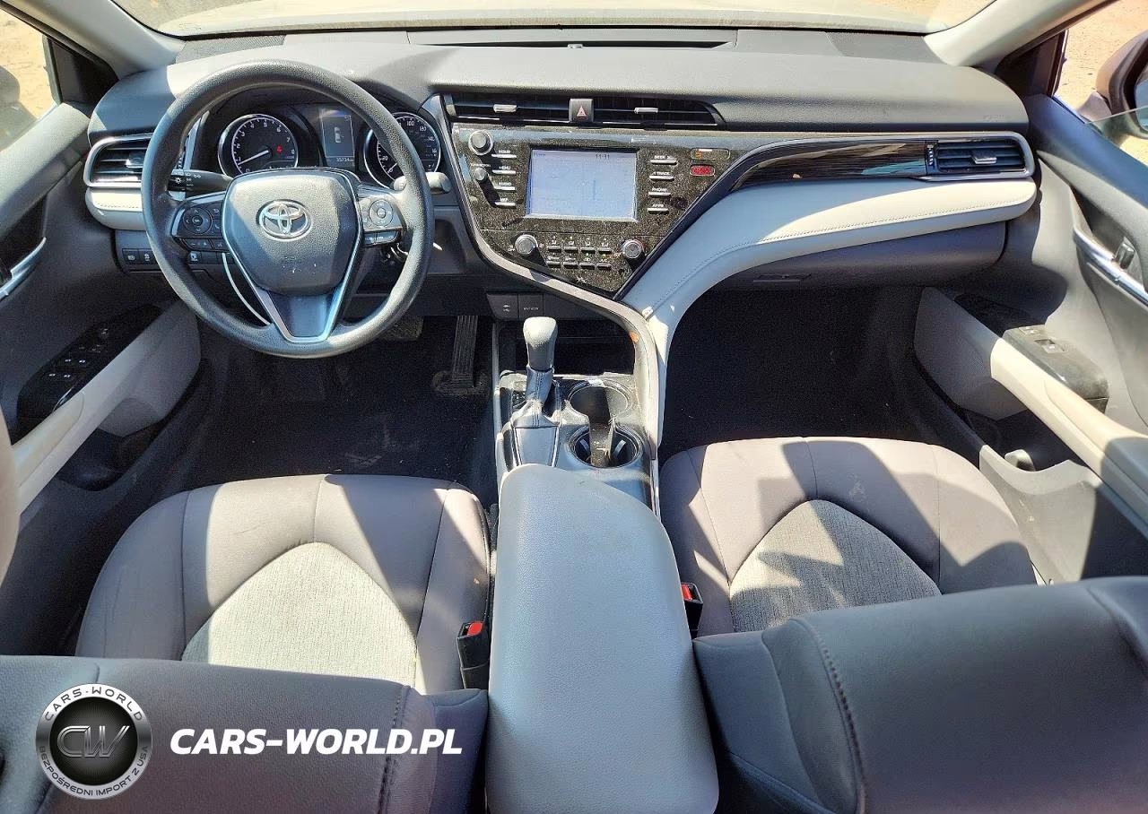 2019 Toyota Camry Le VIN:4T1B11HK0KU229514 - 8
