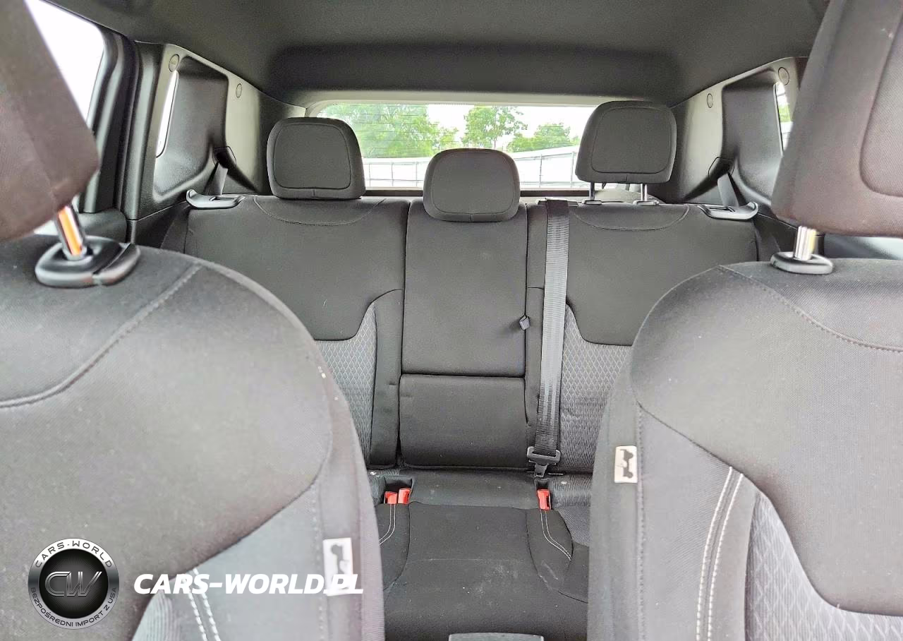 2021 Jeep Renegade Latitude VIN:ZACNJCBB7MPN16422 - 10