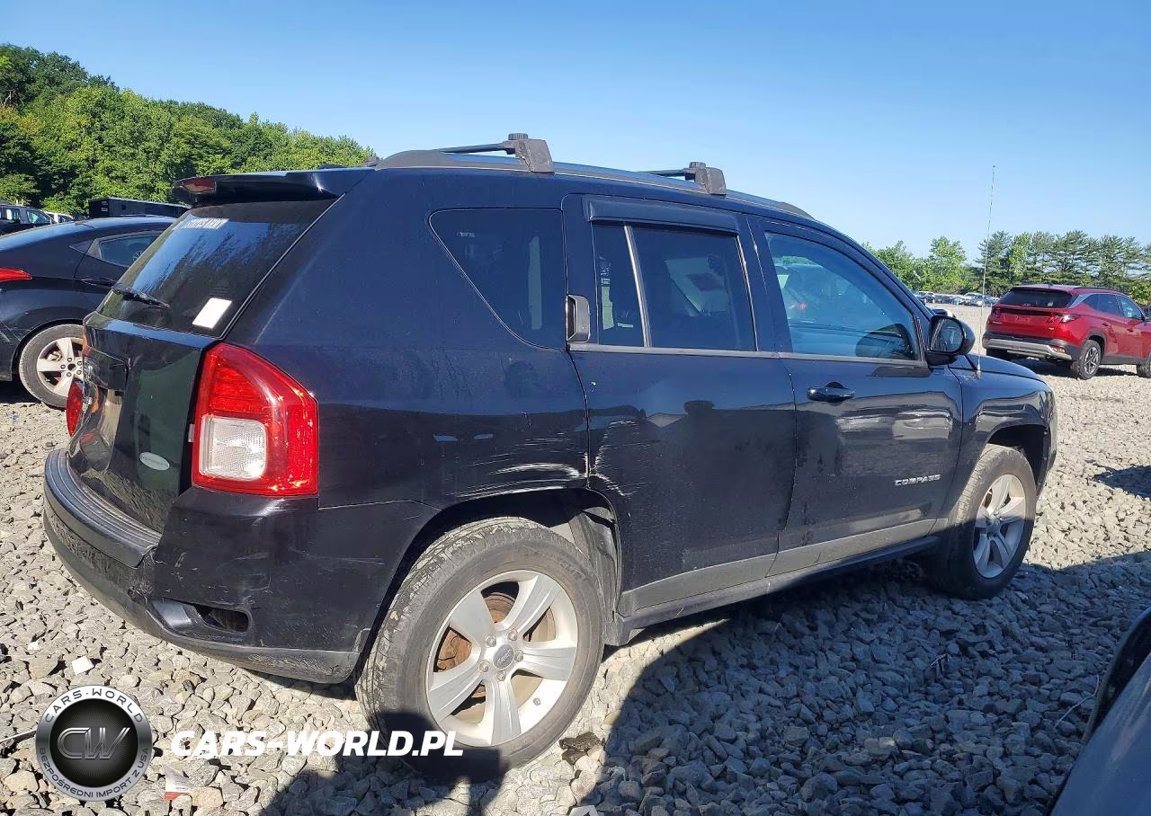 2012 Jeep Compass Latitude VIN:1C4NJDEB2CD588646 - 3