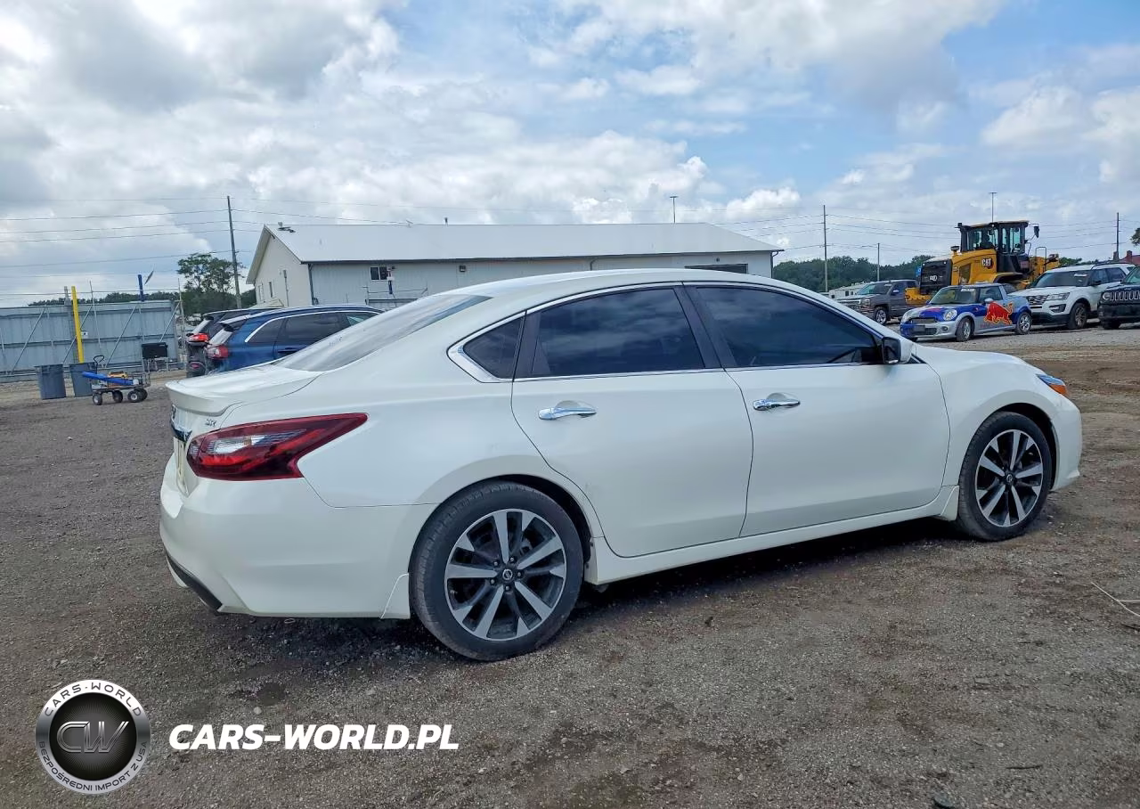 2018 Nissan Altima 2.5 Sr VIN:1N4AL3AP4JC260724 - 3