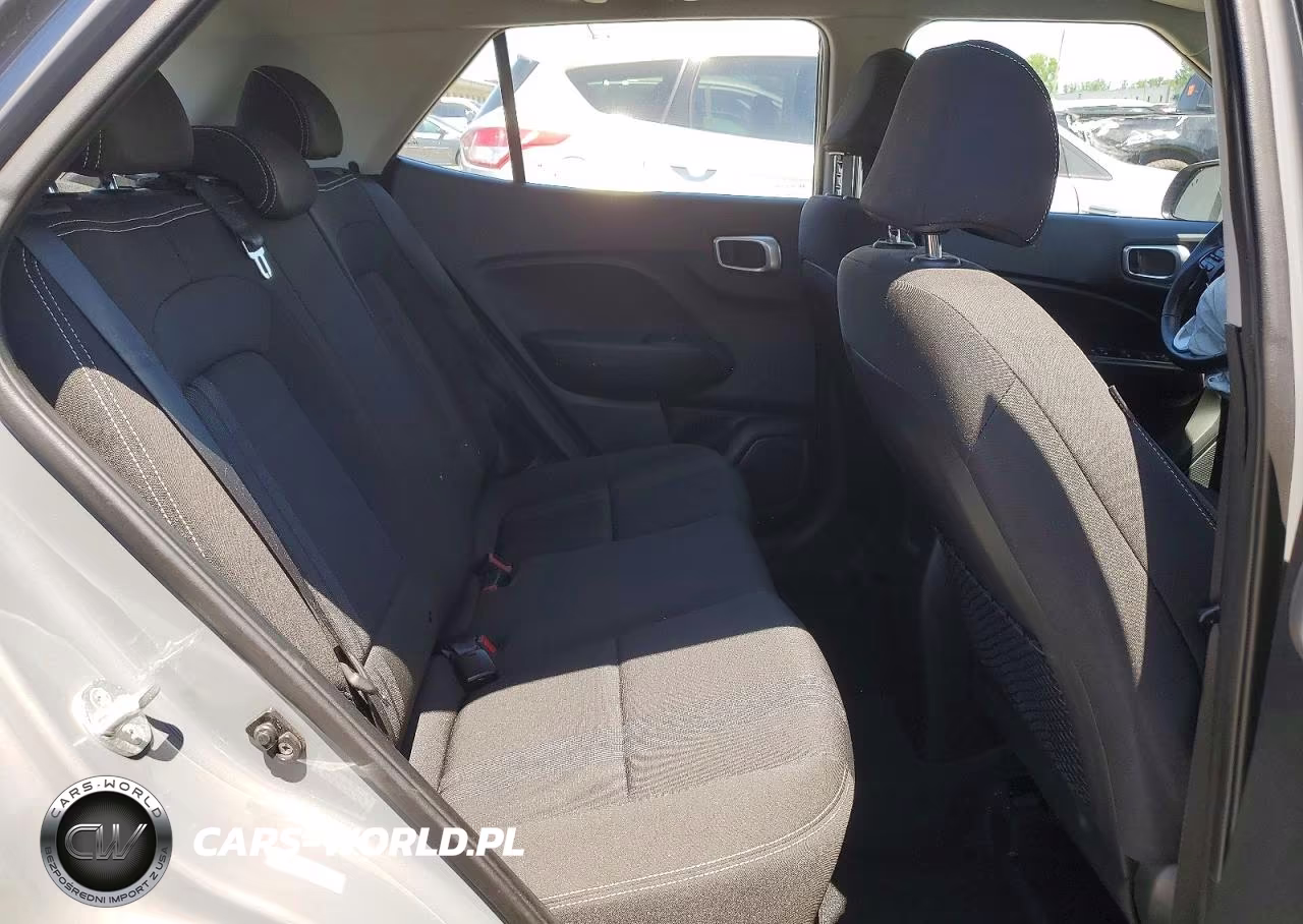 2022 Hyundai Venue Sel VIN:KMHRC8A36NU166945 - 11