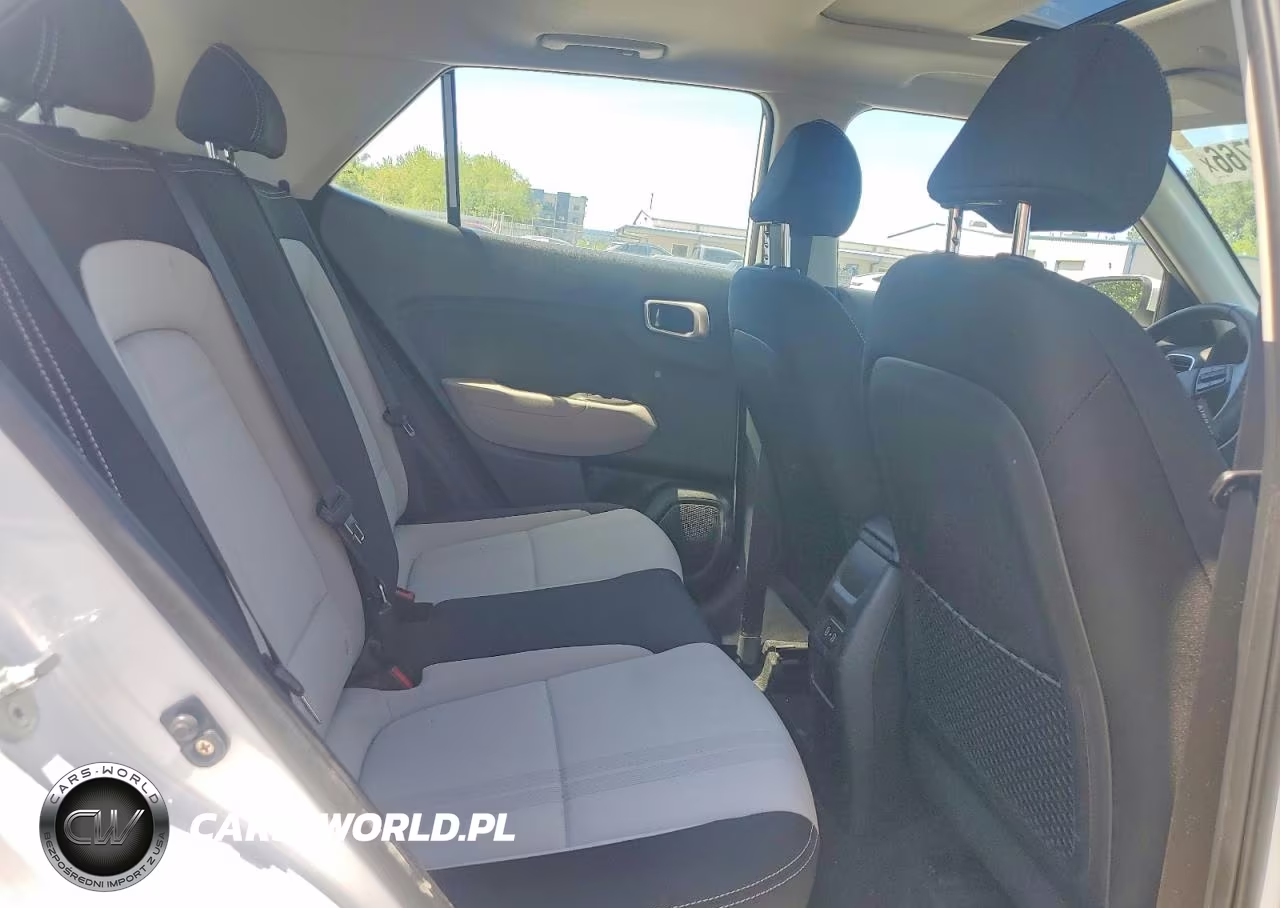 2024 Hyundai Venue Sel VIN:KMHRC8A39RU311353 - 11