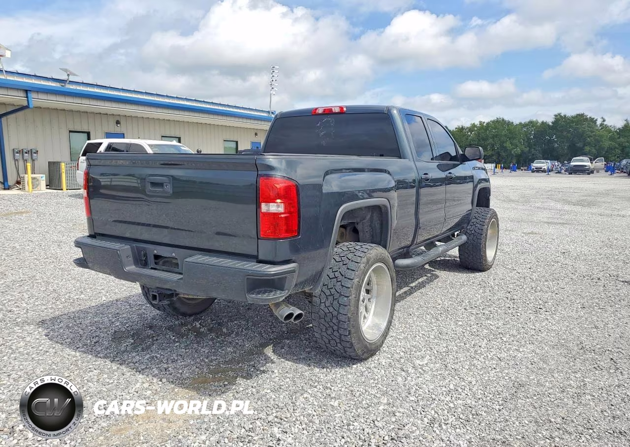 2018 GMC Sierra C1500 VIN:1GTR1LEH4JZ213857 - 3