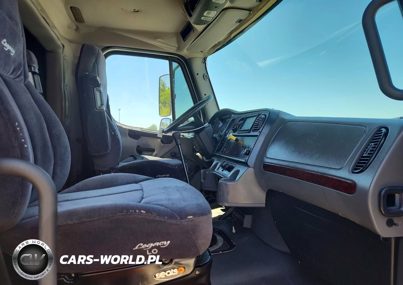 2005 Freightliner M2 106 Medium Duty VIN:1FVACWDJ25DV21761 - 5