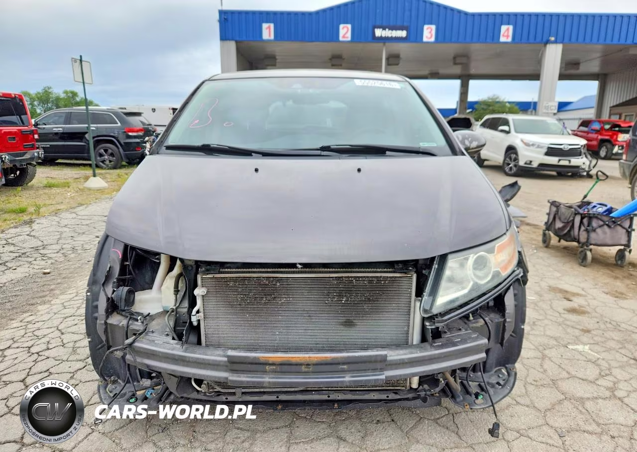 2015 Honda Odyssey Touring VIN:5FNRL5H9XFB075913 - 5