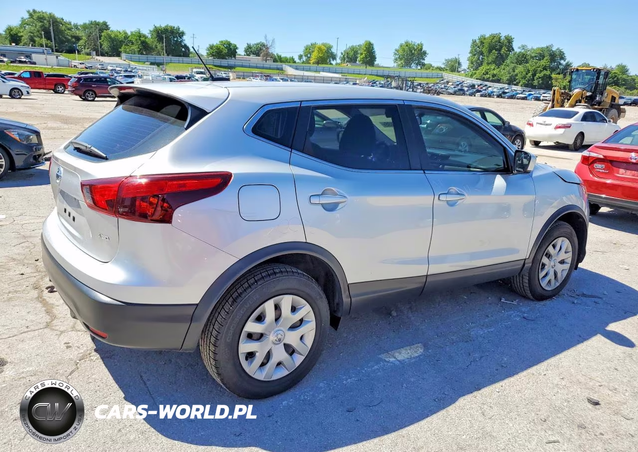 2019 Nissan Rogue Sport S VIN:JN1BJ1CRXKW620315 - 3