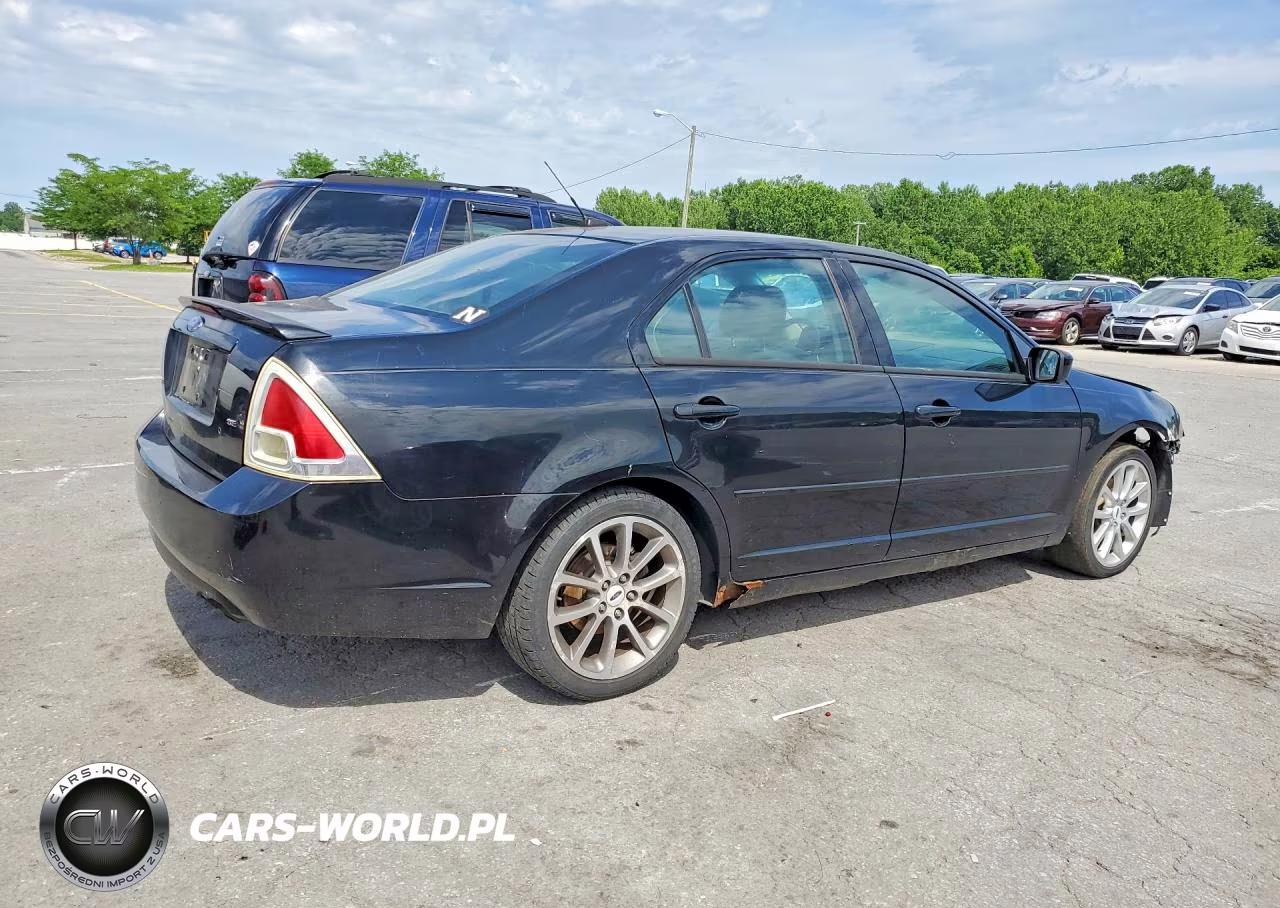 FORD FUSION SE VIN:3FAHP07ZX8R211811 - 3