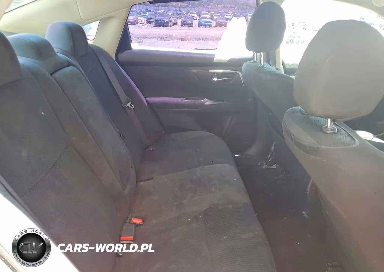 2015 Nissan Altima 2.5 S VIN:1N4AL3APXFN375615 - 10