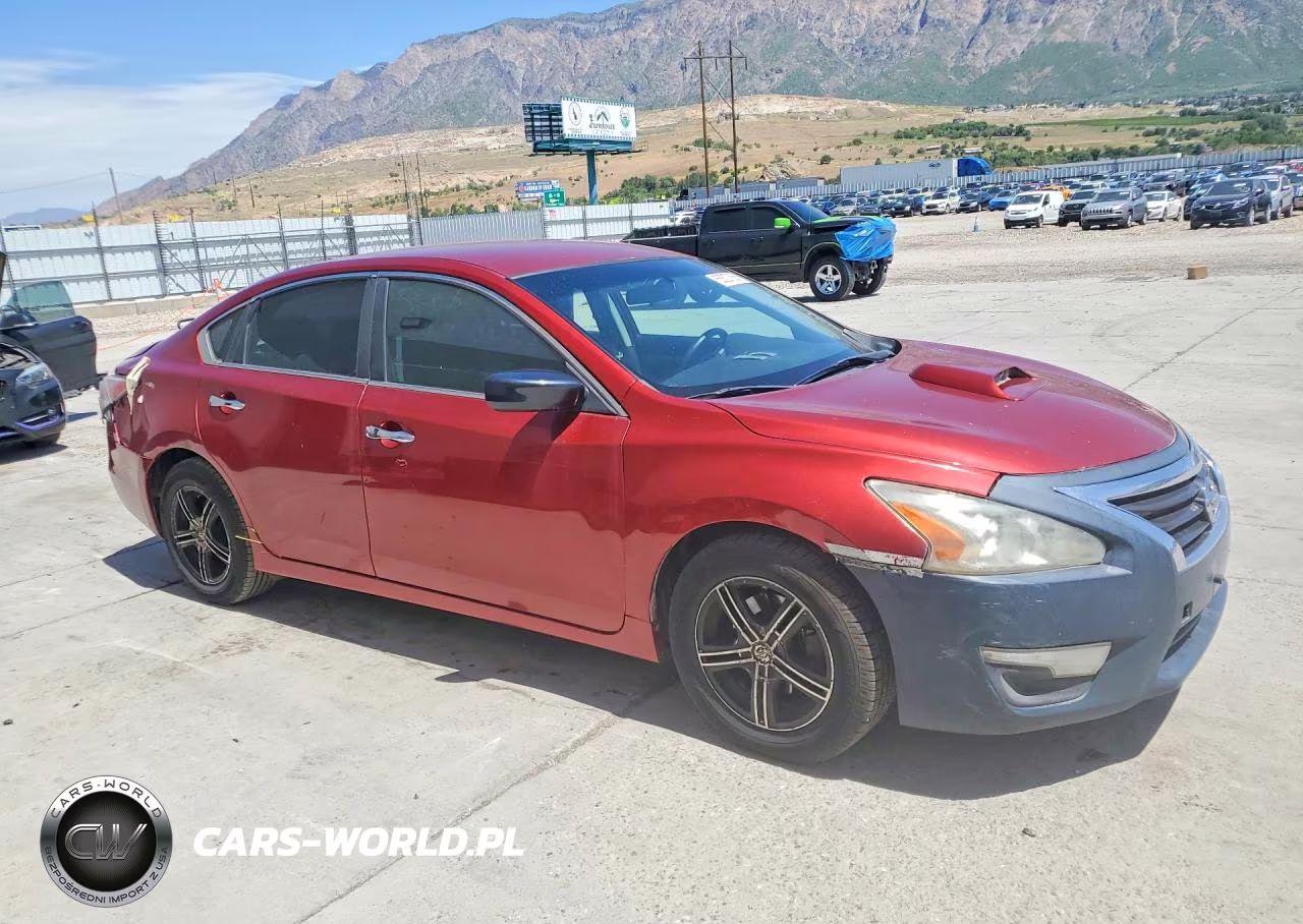 2015 Nissan Altima 2.5 S VIN:1N4AL3APXFN375615 - 4
