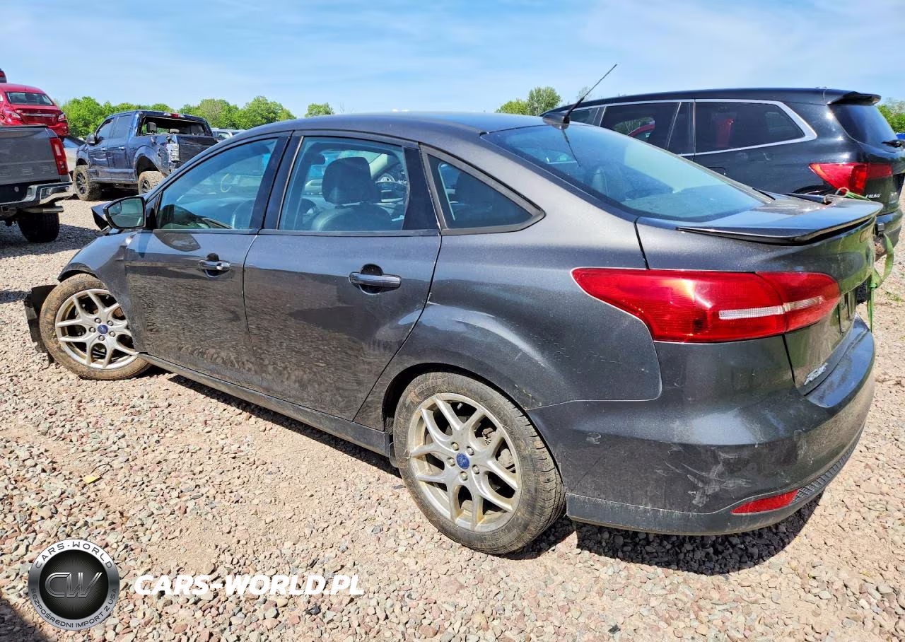 2015 Ford Focus Se VIN:1FADP3F27FL319433 - 2