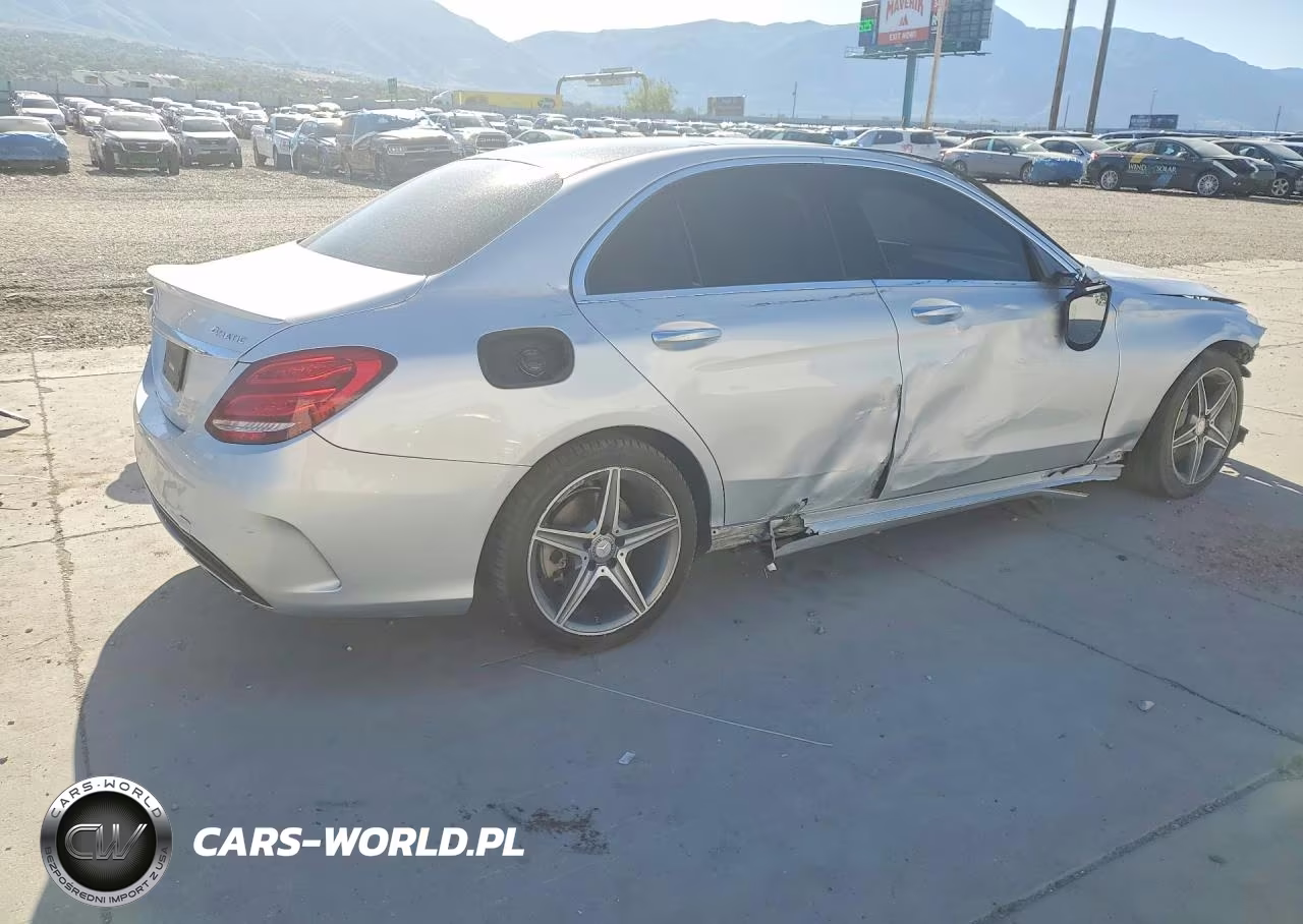 2016 Mercedes-Benz C 300 4Matic VIN:55SWF4KB0GU127520 - 3