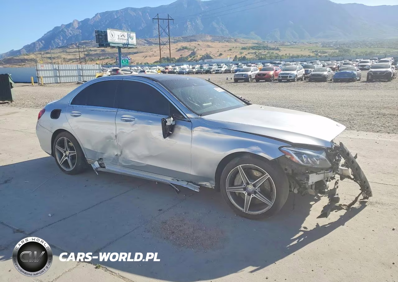 2016 Mercedes-Benz C 300 4Matic VIN:55SWF4KB0GU127520 - 4