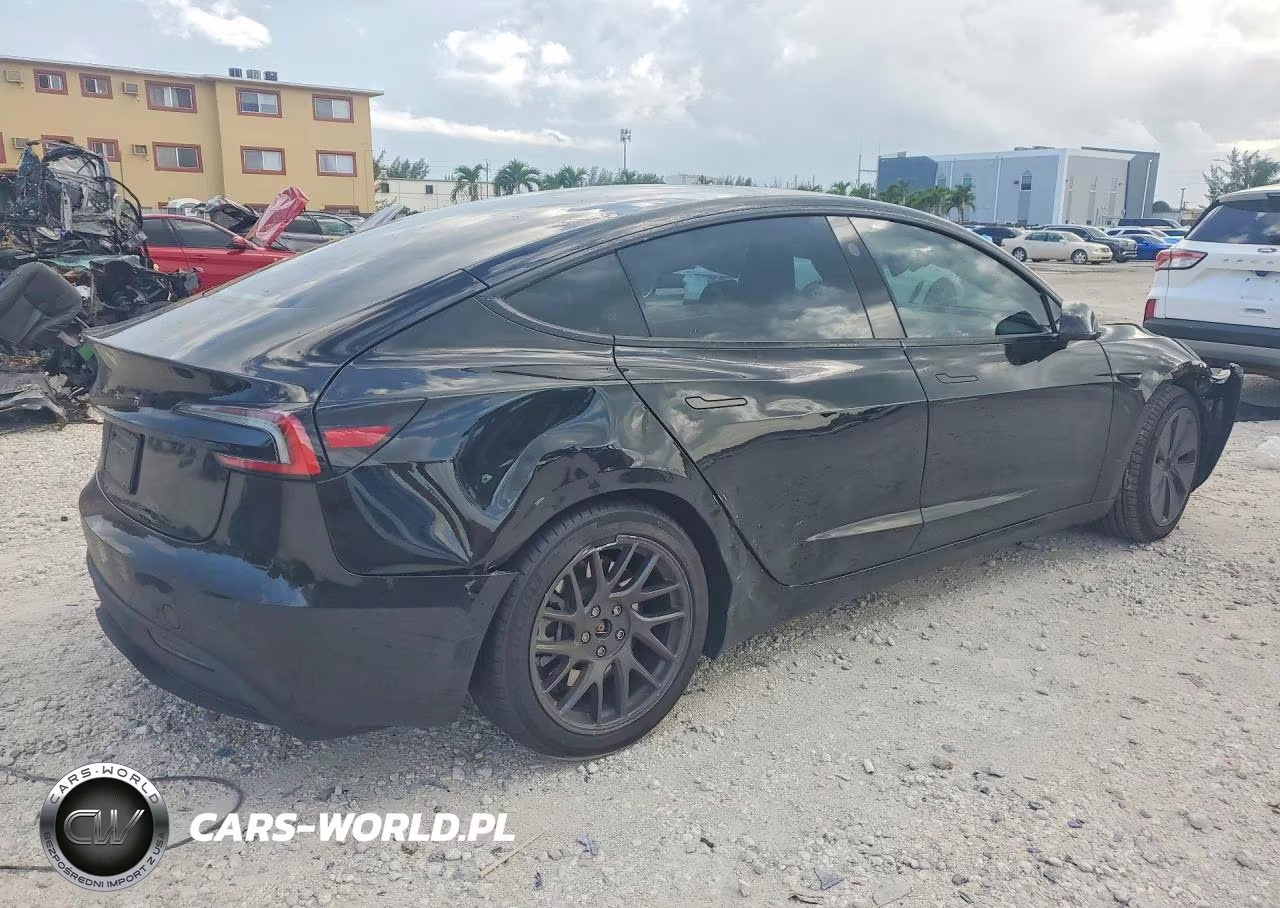 2025 Tesla Model 3 VIN:5YJ3E1EA9SF985280 - 3