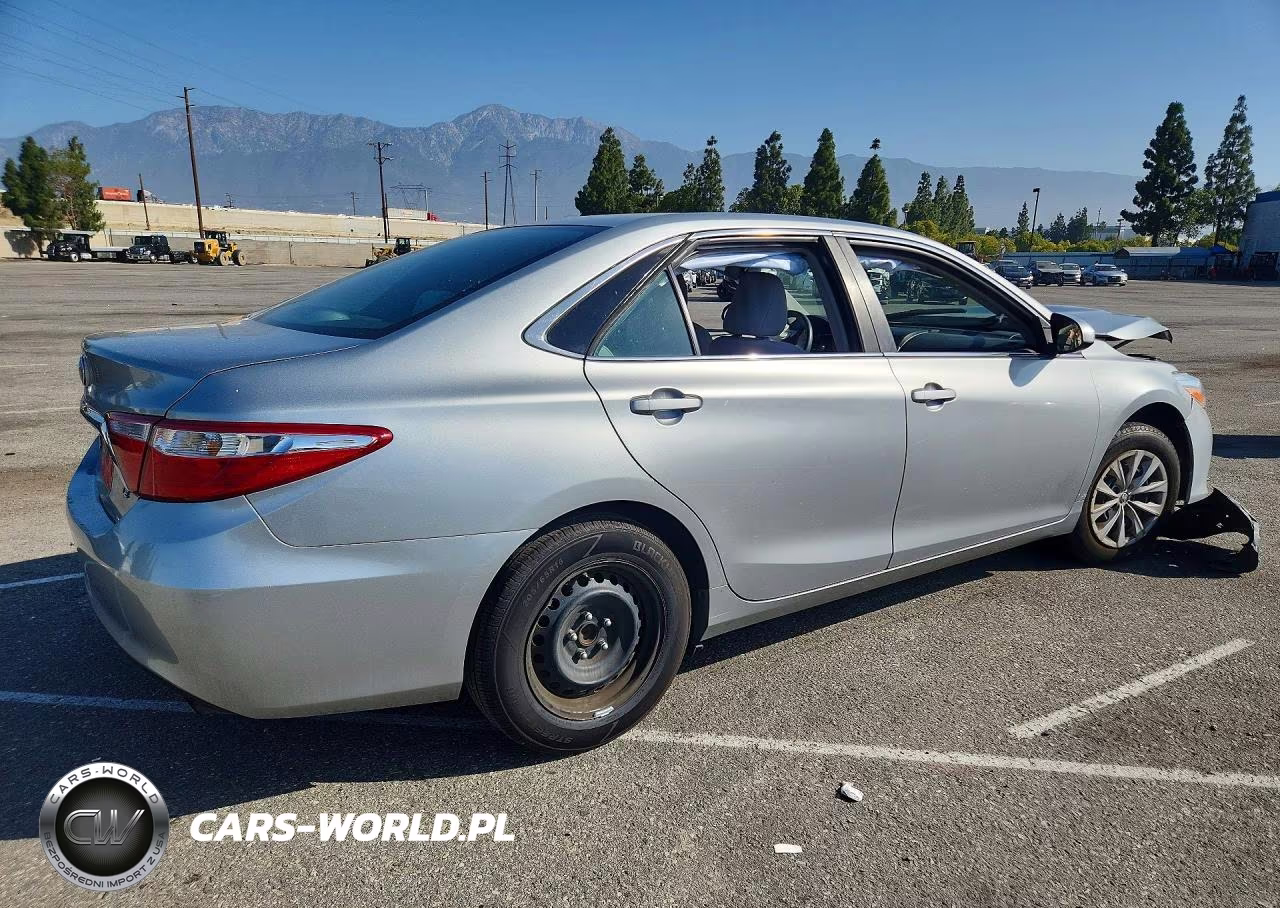 2017 Toyota Camry Le VIN:4T1BF1FK4HU290961 - 3