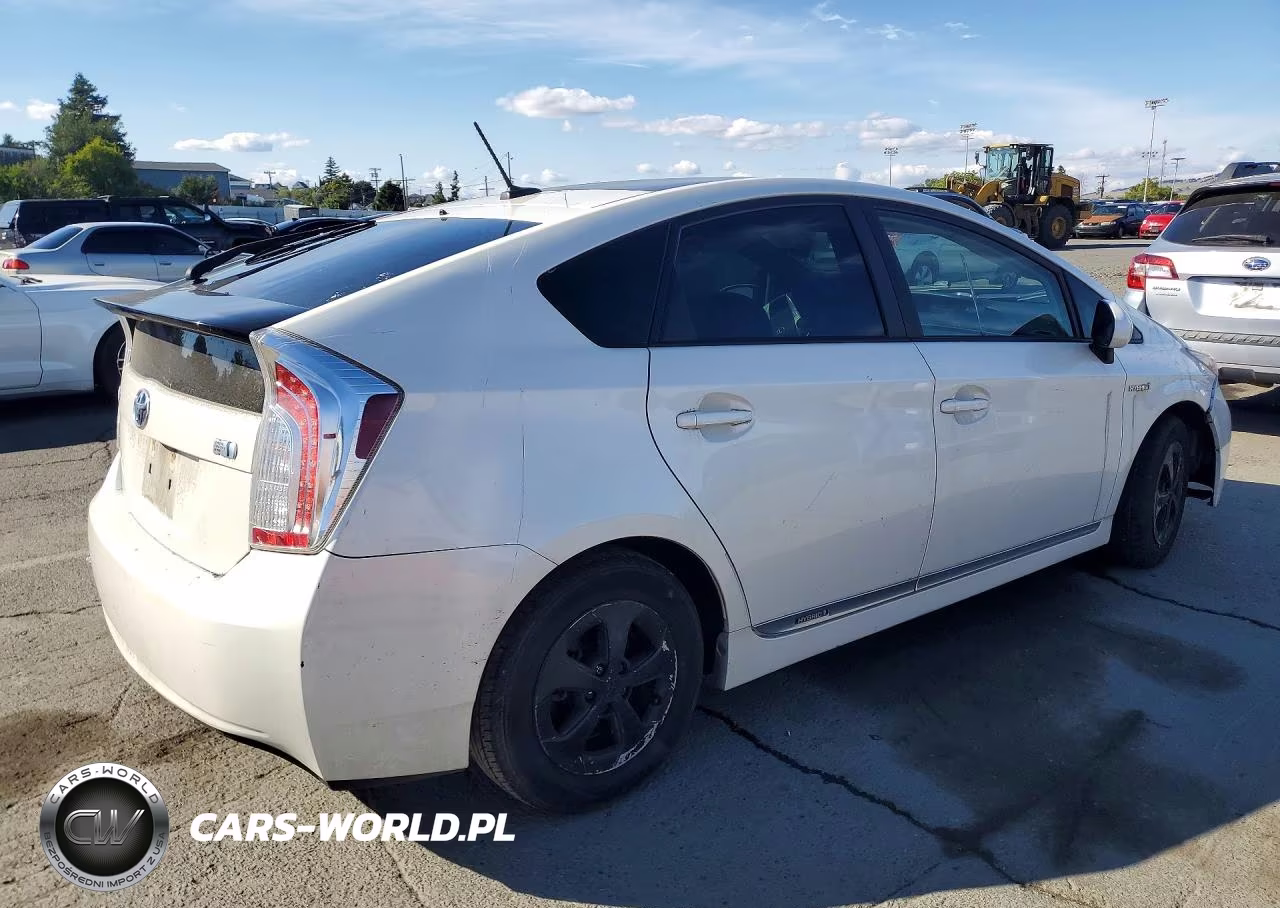 2012 Toyota Prius Four VIN:JTDKN3DU3C1487251 - 3