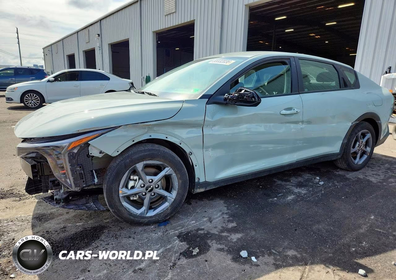 2025 Kia K4 Lxs