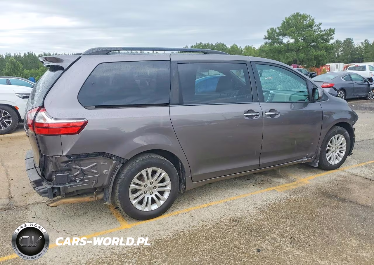 2016 Toyota Sienna Xle 8-Passenger VIN:5TDYK3DC8GS741944 - 3