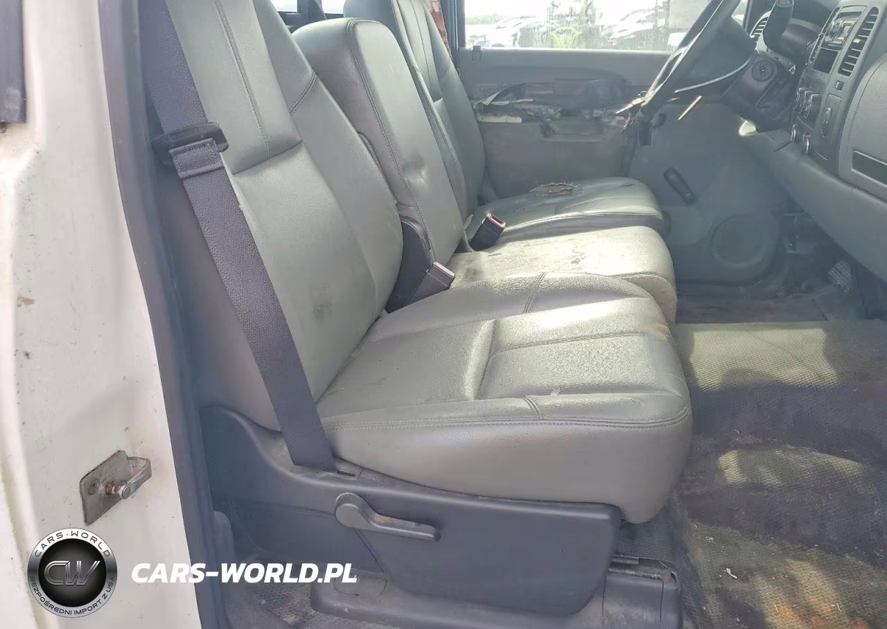 2013 Chevrolet Silverado C3500 VIN:1GB3CZC88DF181740 - 10
