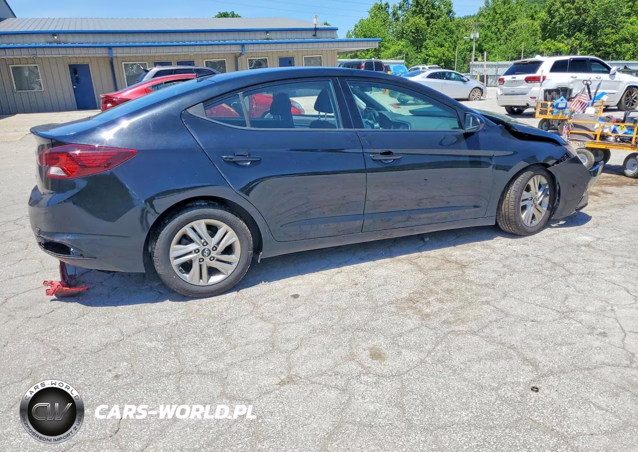 2019 Hyundai Elantra Sel VIN:5NPD84LF7KH456665 - 3