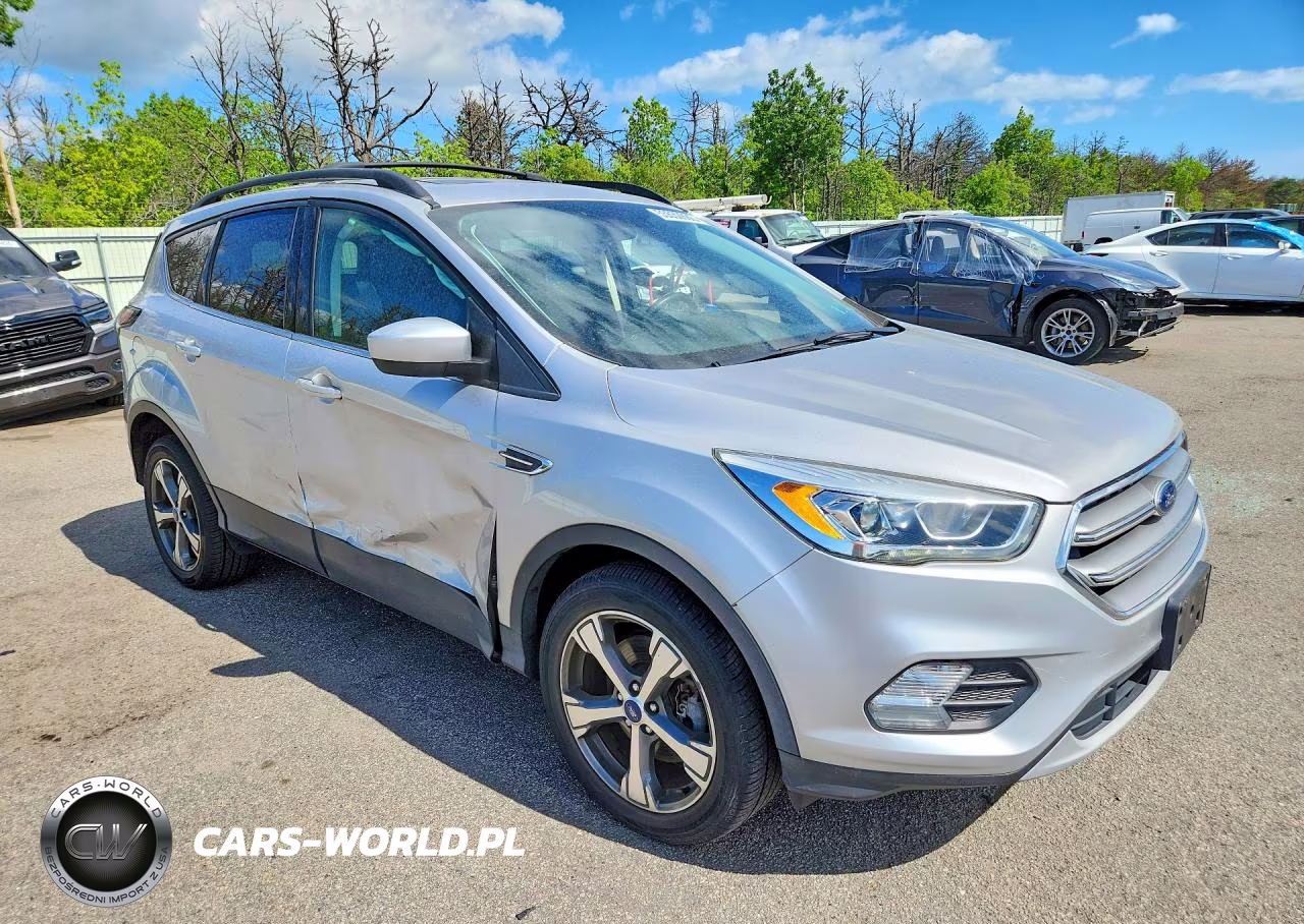 2017 Ford Escape Se VIN:1FMCU9GD6HUE61637 - 4