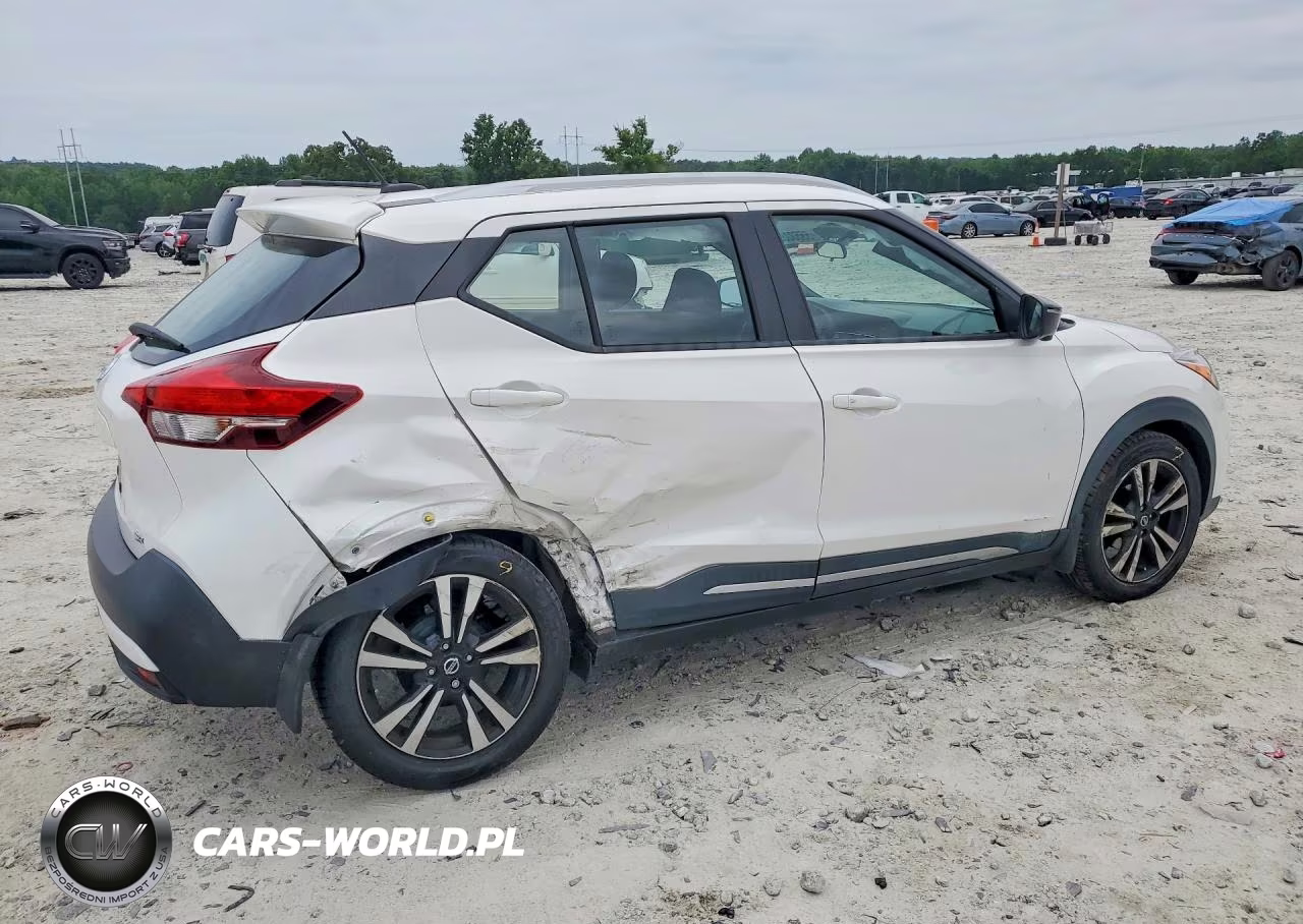 2018 Nissan Kicks Sr VIN:3N1CP5CU1JL538945 - 3
