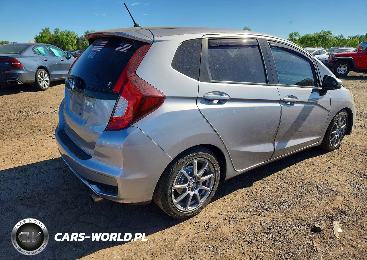 2018 Honda Fit Lx VIN:3HGGK5G47JM733841 - 3