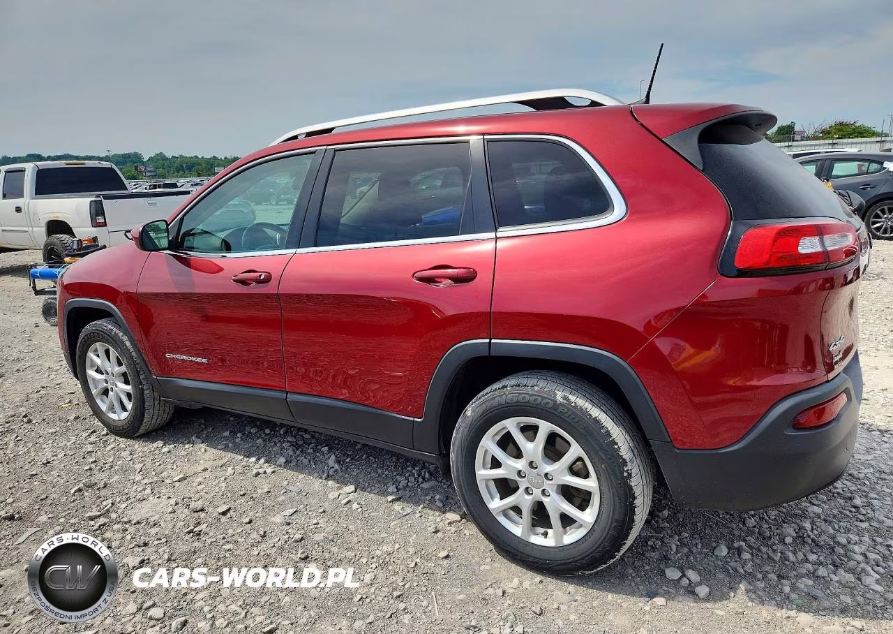 2017 Jeep Cherokee Latitude VIN:1C4PJMCBXHW614871 - 2