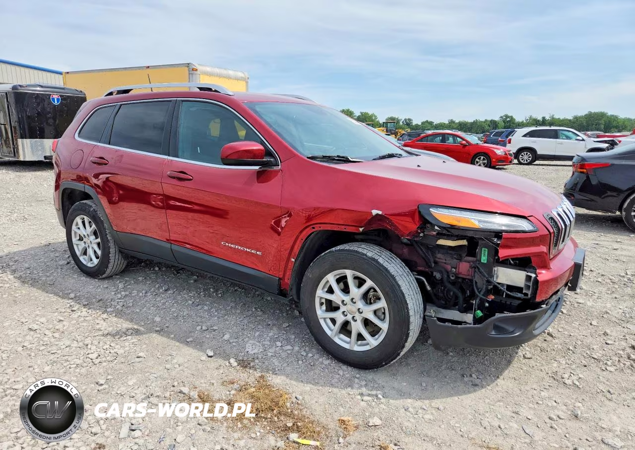 2017 Jeep Cherokee Latitude VIN:1C4PJMCBXHW614871 - 4
