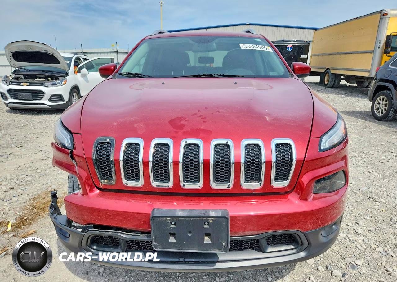 2017 Jeep Cherokee Latitude VIN:1C4PJMCBXHW614871 - 5