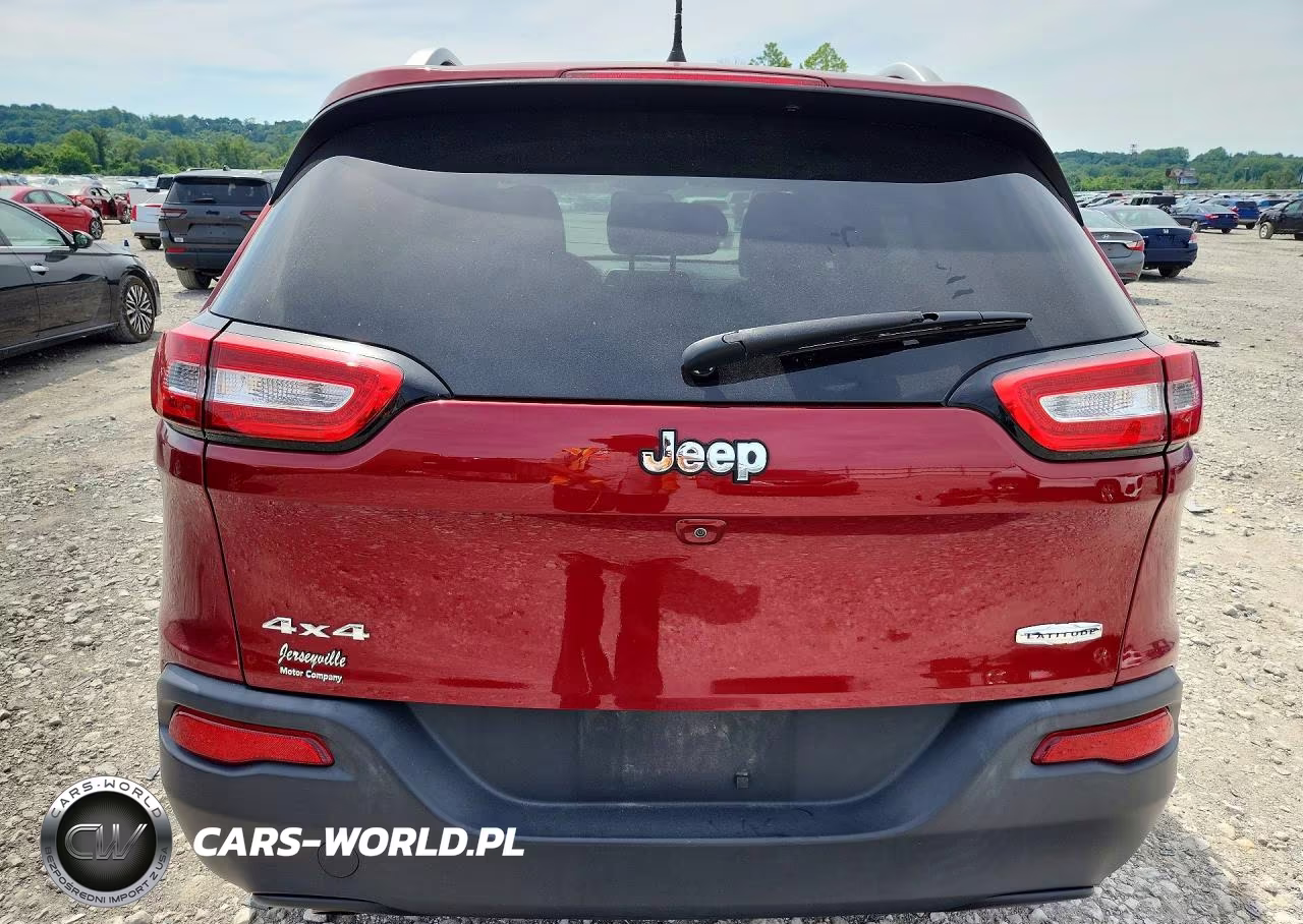 2017 Jeep Cherokee Latitude VIN:1C4PJMCBXHW614871 - 6