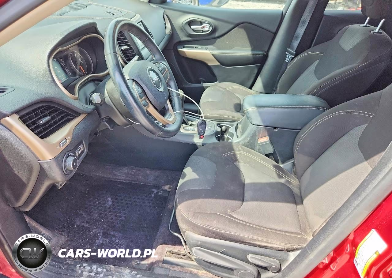 2017 Jeep Cherokee Latitude VIN:1C4PJMCBXHW614871 - 7