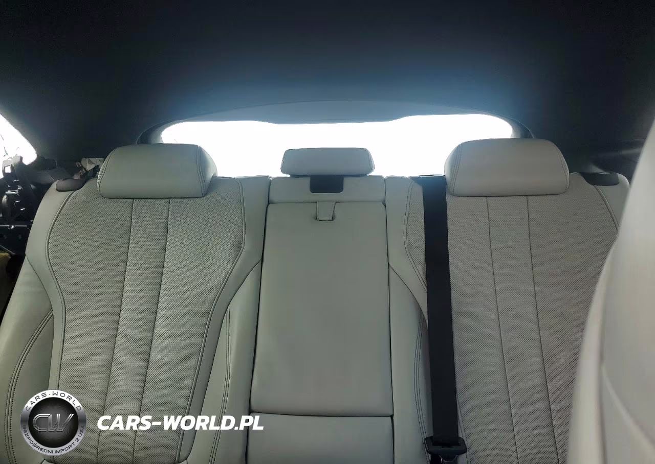 2019 BMW X6 M VIN:5YMKW8C50KLR38425 - 10