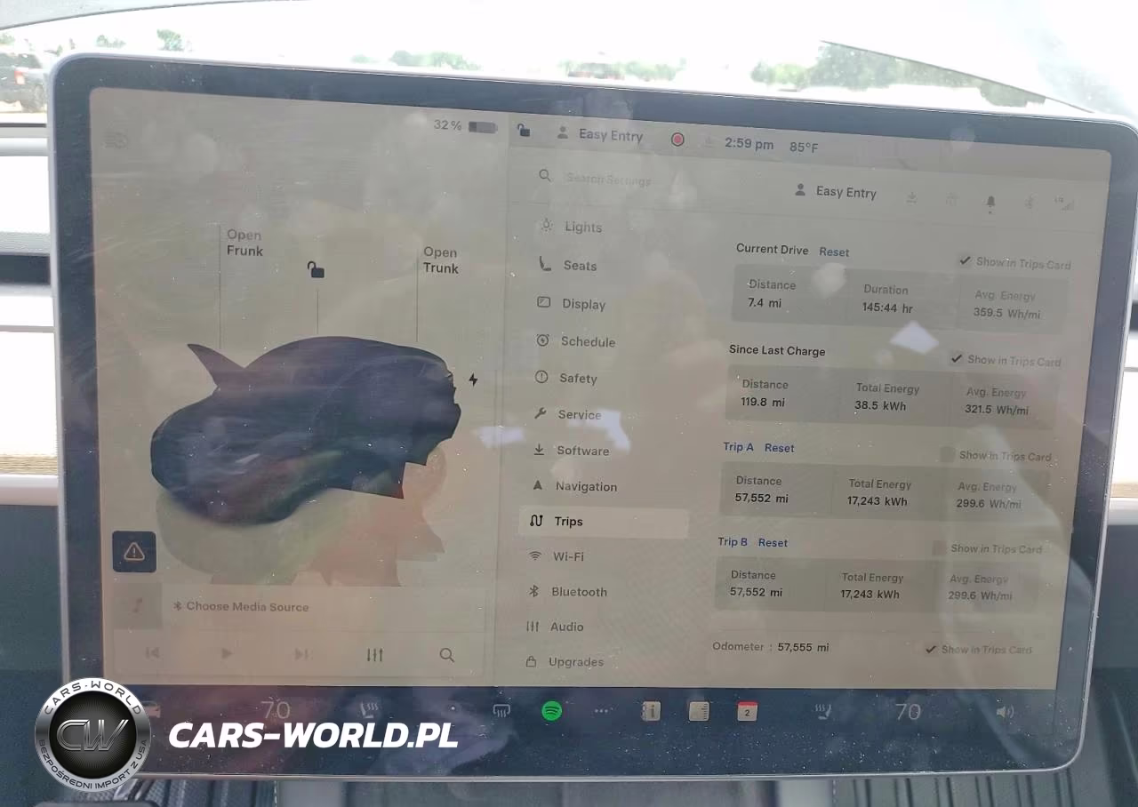 2023 Tesla Model Y VIN:7SAYGDEE8PA146961 - 9