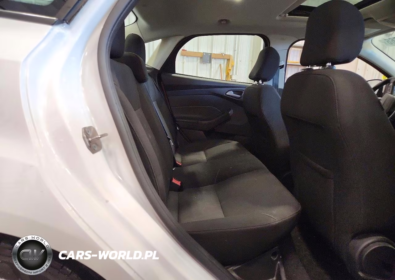 2015 Ford Focus Se VIN:1FADP3F2XFL322830 - 10