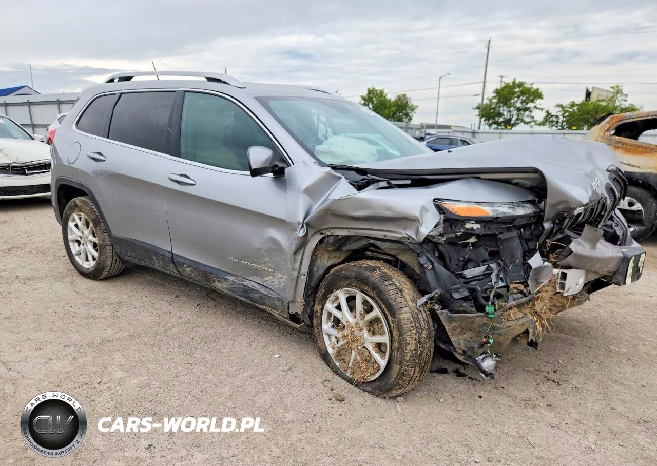 2016 Jeep Cherokee Latitude VIN:1C4PJLCB4GW308273 - 4