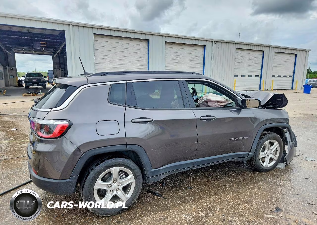 2023 Jeep Compass Latitude VIN:3C4NJDBN2PT560389 - 3