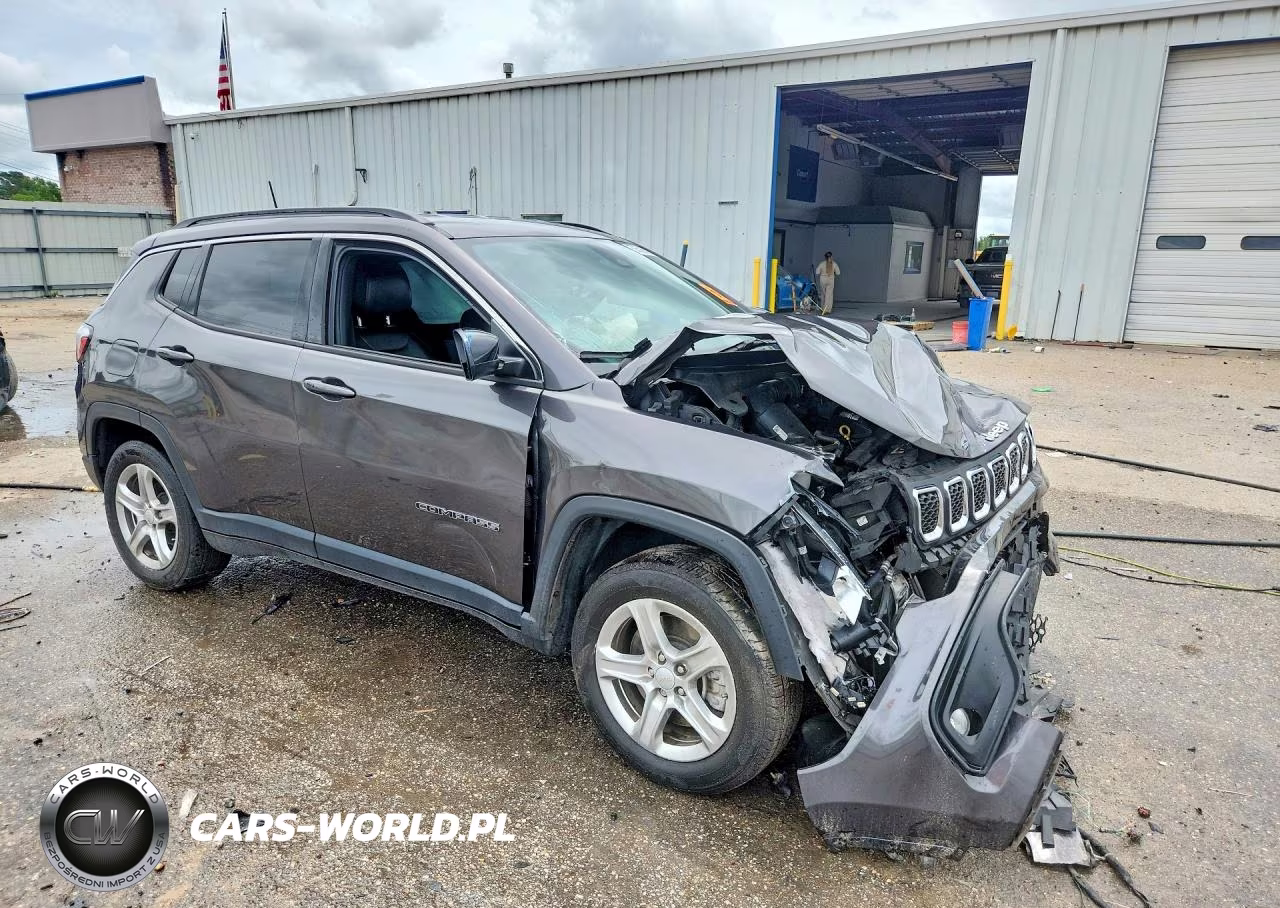 2023 Jeep Compass Latitude VIN:3C4NJDBN2PT560389 - 4
