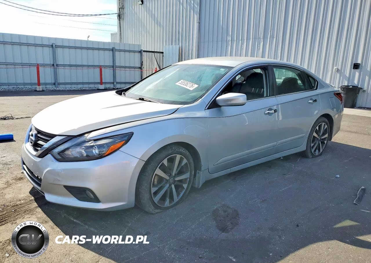 2017 Nissan Altima 2.5 Sr – zdjęcie 1 z 12