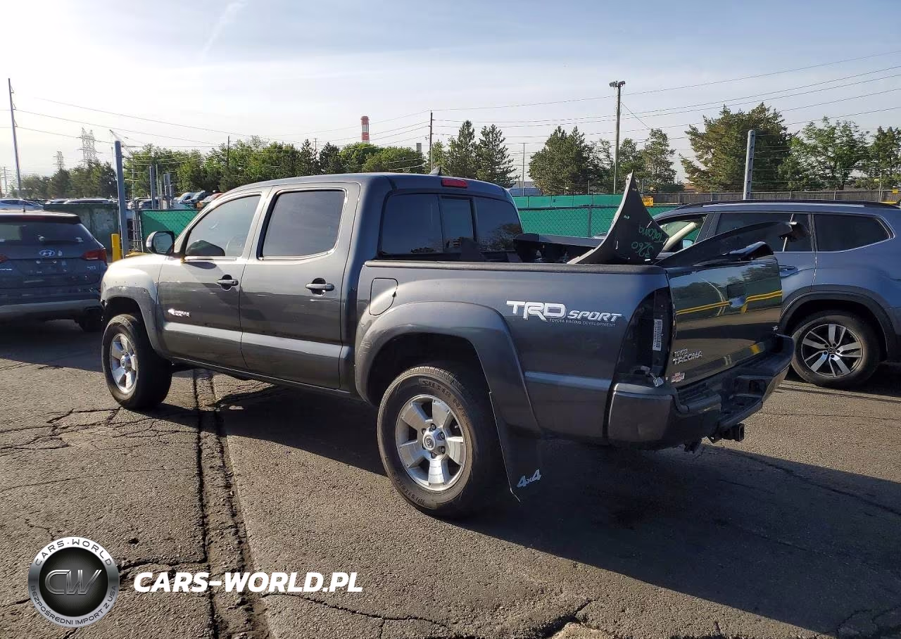 2015 Toyota Tacoma V6 VIN:3TMLU4EN6FM174870 - 2