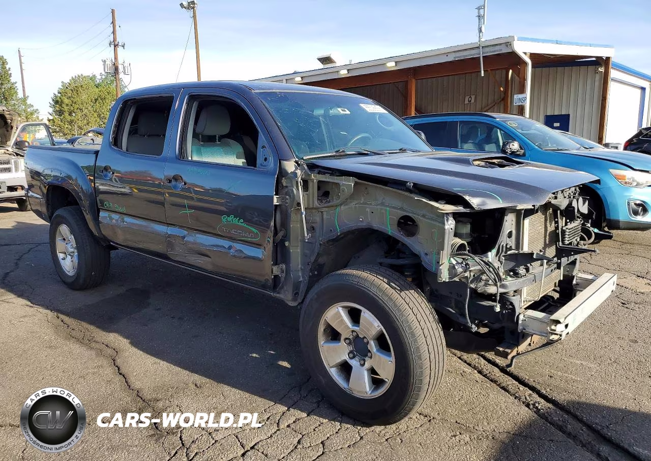 2015 Toyota Tacoma V6 VIN:3TMLU4EN6FM174870 - 4
