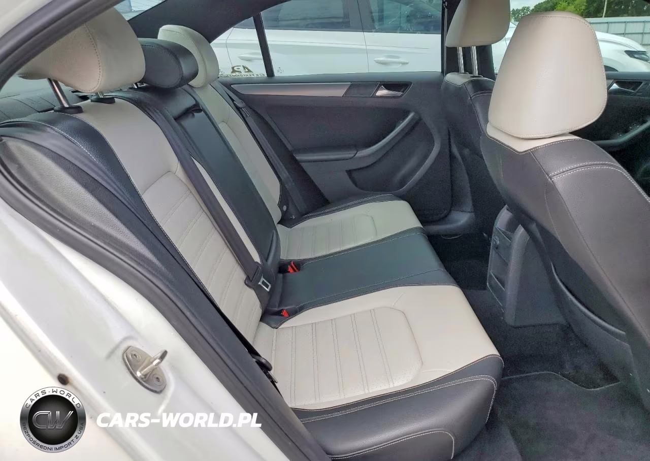 2016 Volkswagen Jetta Sport VIN:3VWD17AJ1GM391016 - 10
