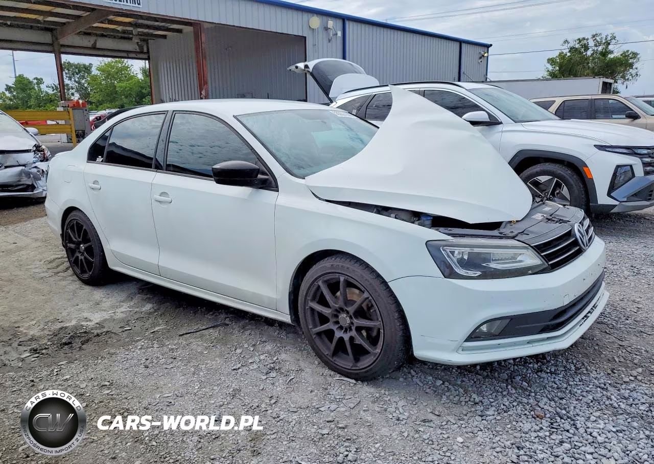 2016 Volkswagen Jetta Sport VIN:3VWD17AJ1GM391016 - 4