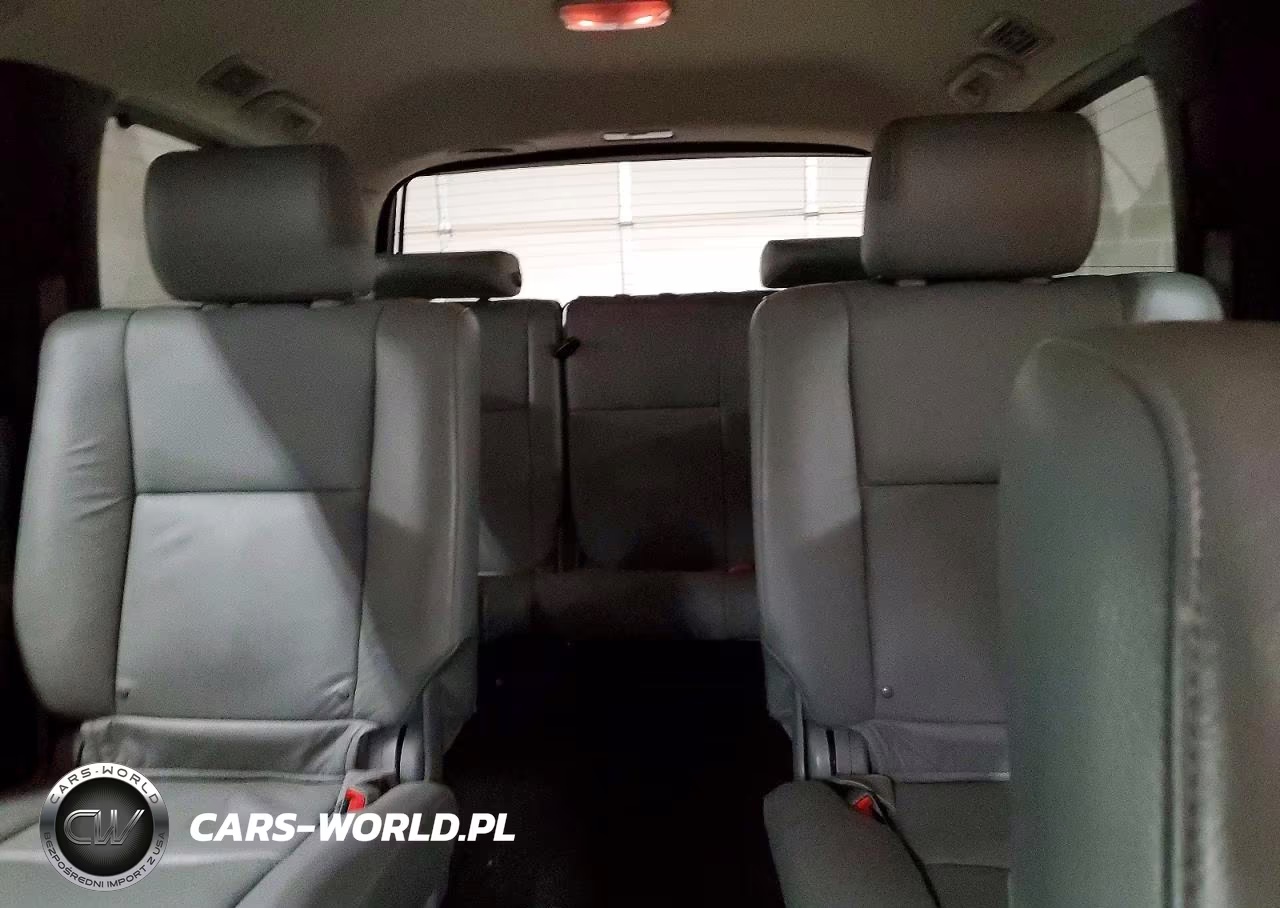 2016 Toyota Sequoia Platinum VIN:5TDDW5G11GS136379 - 10