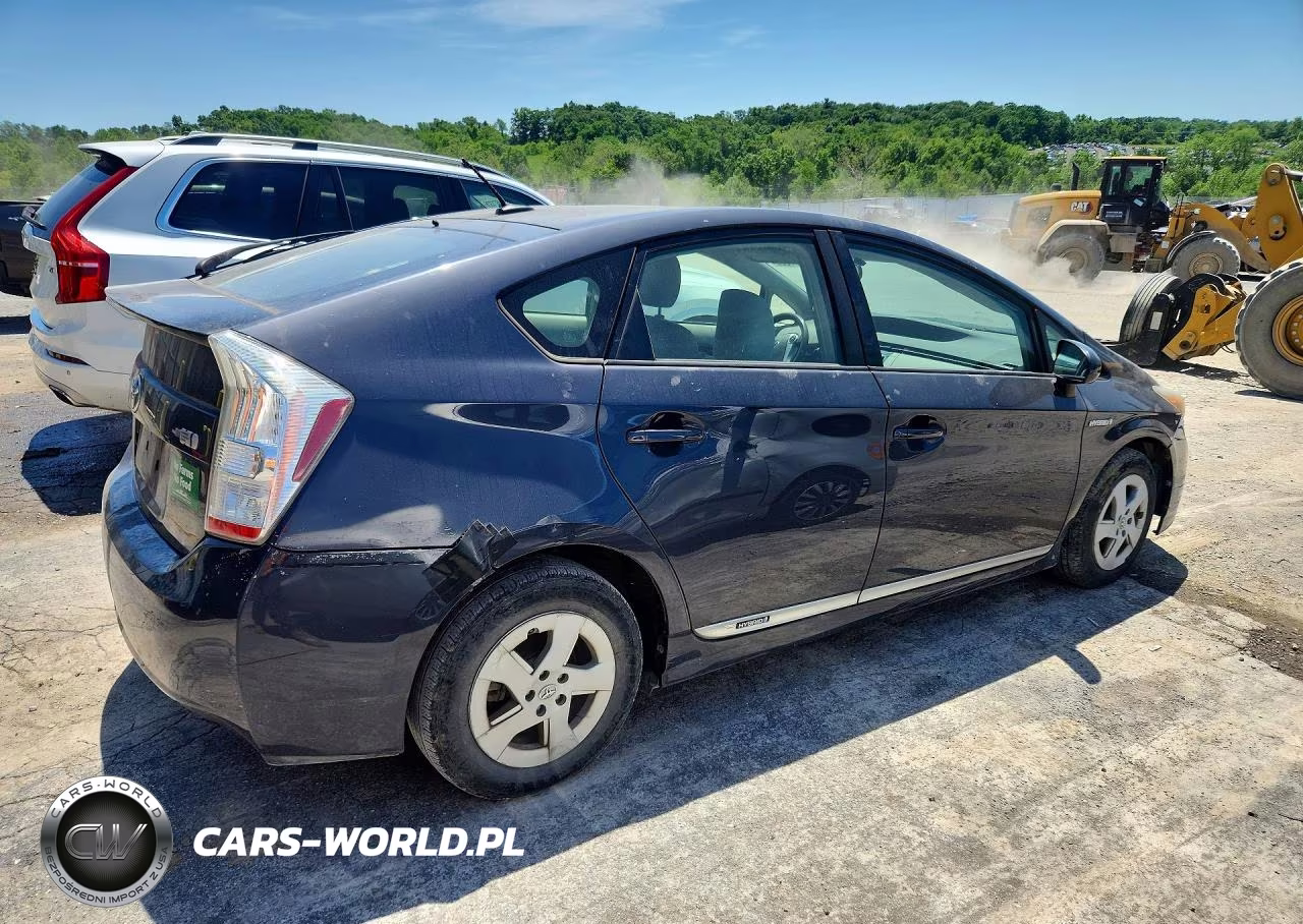 2011 Toyota Prius Two VIN:JTDKN3DU4B1421600 - 3