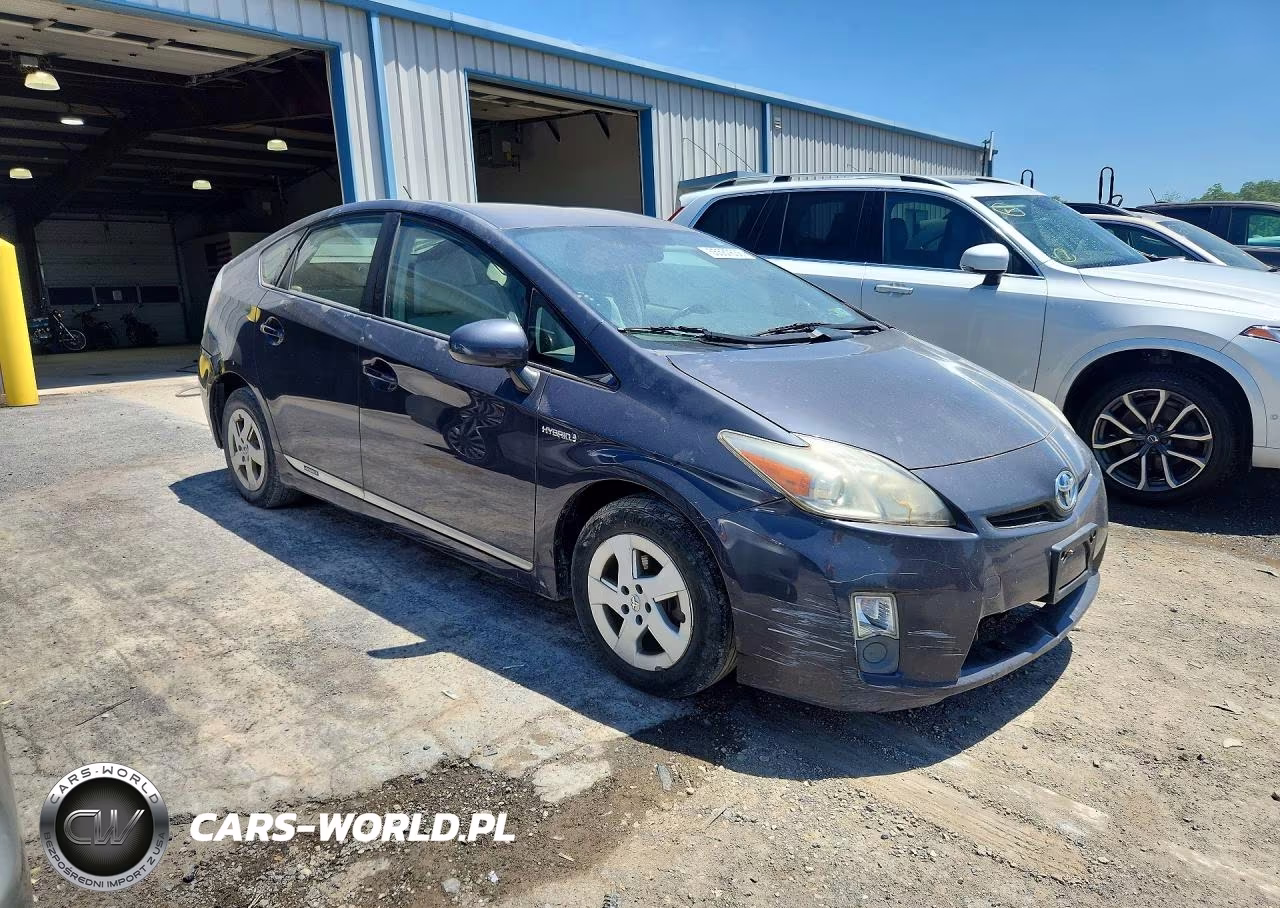 2011 Toyota Prius Two VIN:JTDKN3DU4B1421600 - 4